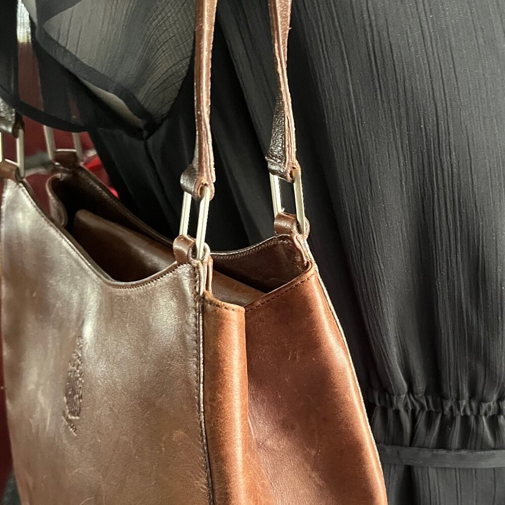 MARK CROSS BROWN LEATHER SHOULDER NEW YORK INSIDE MADE IN ITALY SILVER HARDWARE